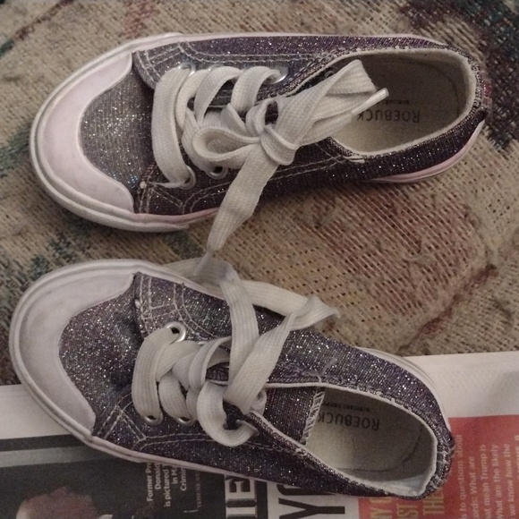 Toddler girl dark colors design lace up sneakers size 8M Roebuck &Co. - Picture 2 of 6